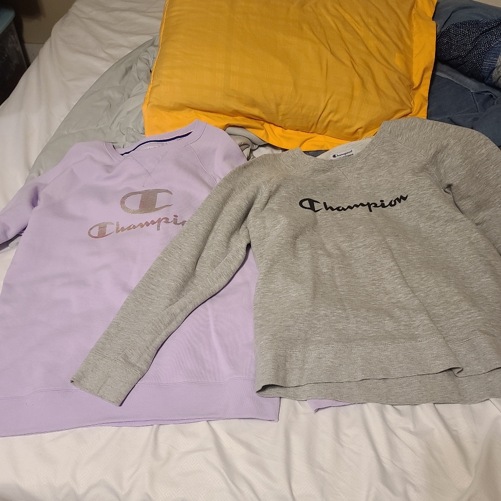 2 champion sweatshirts xl